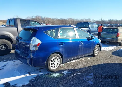 2013 Toyota Prius V Three z USA, uszkodzony, nr VIN JTDZN3EUXD3236956